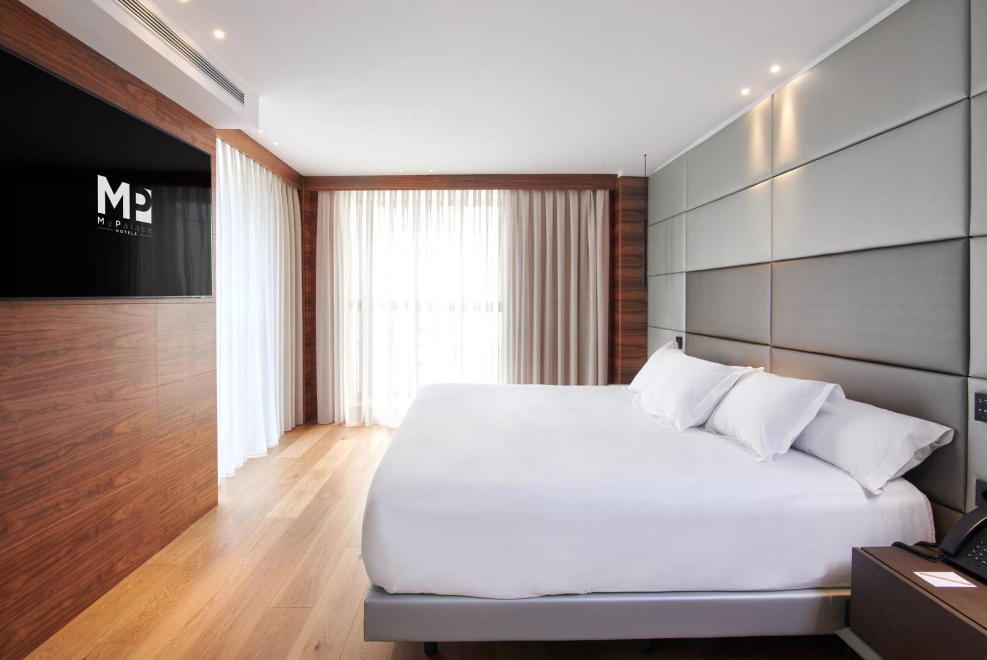 Hotel Mypalace เลออน ภายนอก รูปภาพ